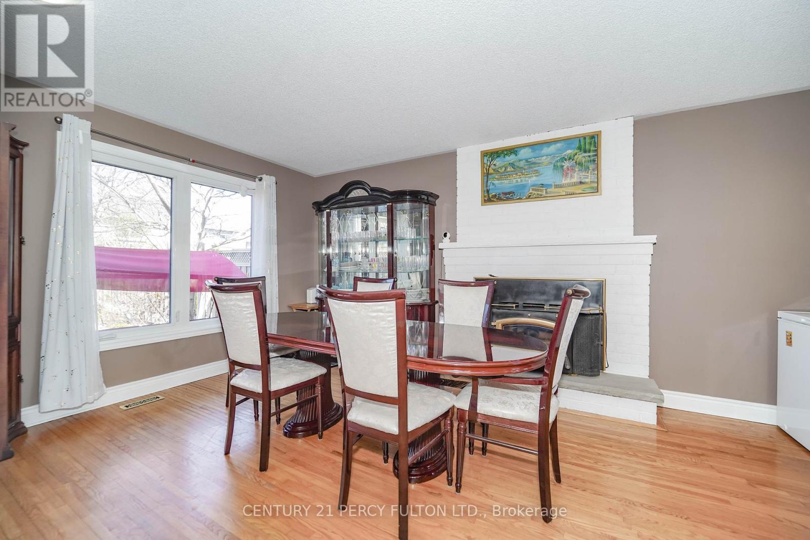 1525 Sturgeon Court, Pickering, Ontario  L1V 5P6 - Photo 8 - E13111464