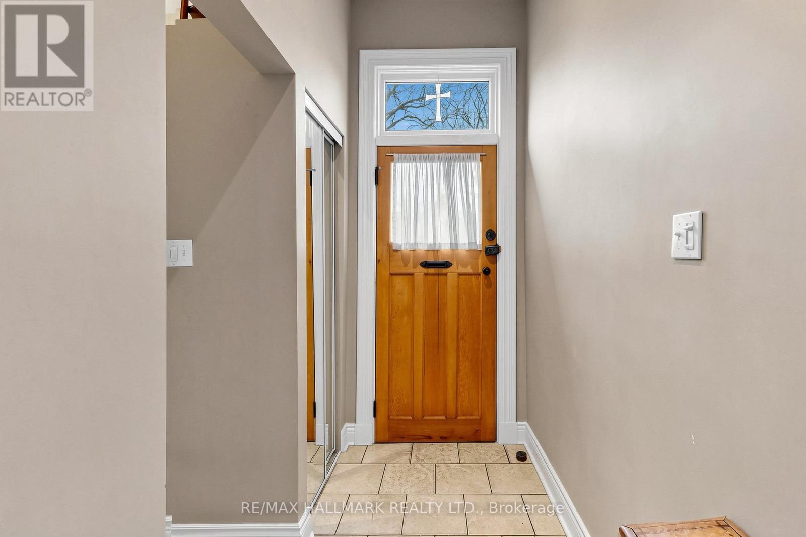 38 Norwood Road, Toronto, Ontario  M4E 2S2 - Photo 18 - E13111486