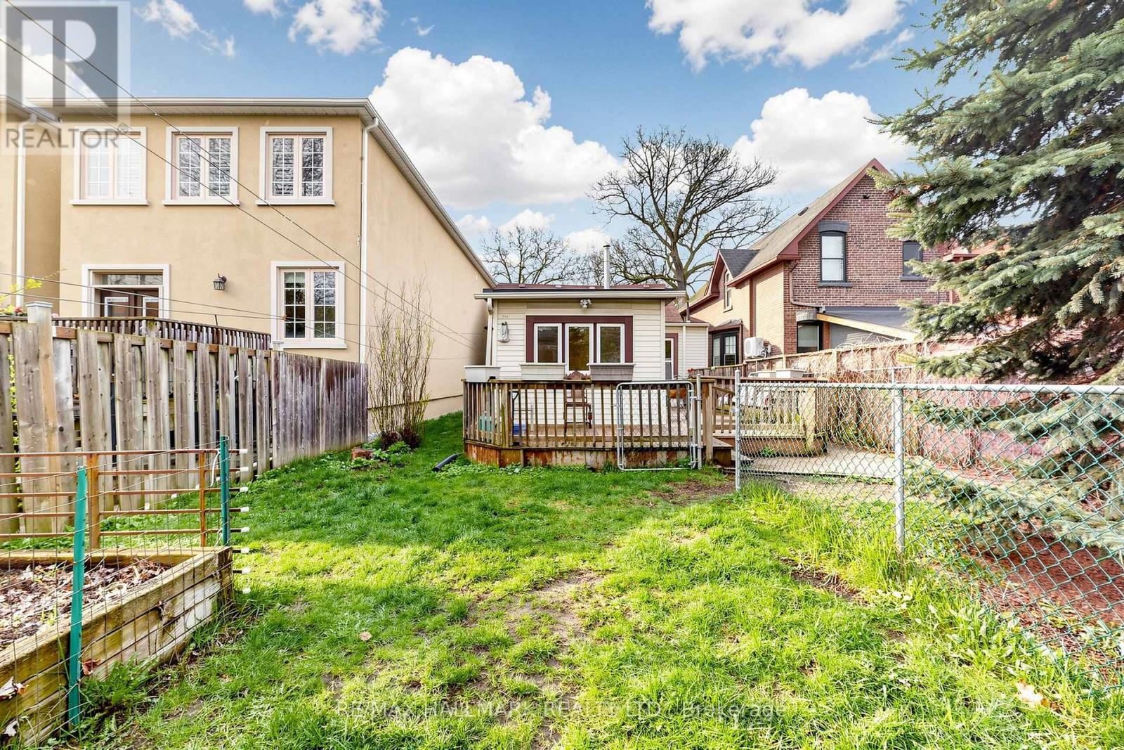 38 Norwood Road, Toronto, Ontario  M4E 2S2 - Photo 22 - E13111486