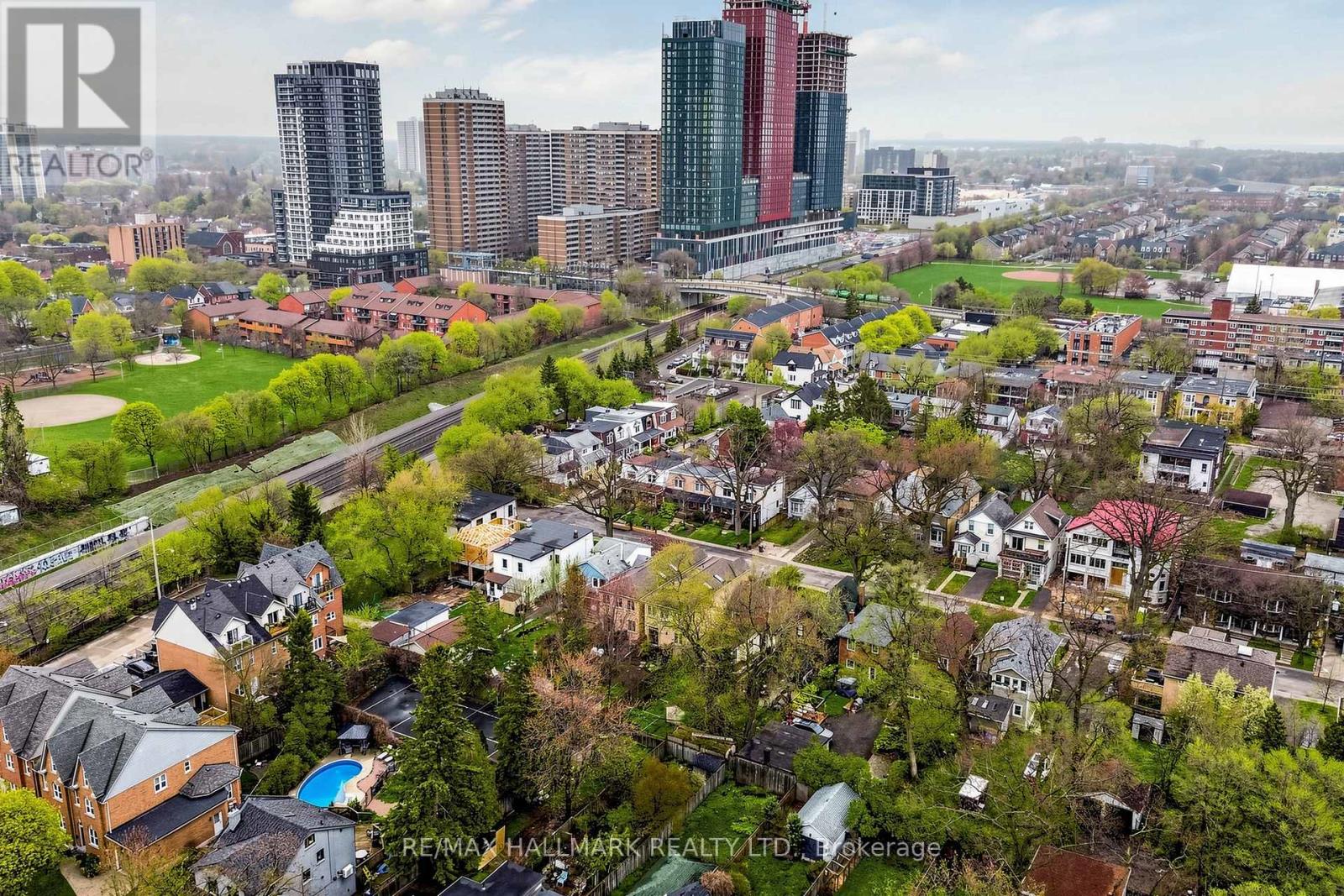38 Norwood Road, Toronto, Ontario  M4E 2S2 - Photo 27 - E13111486