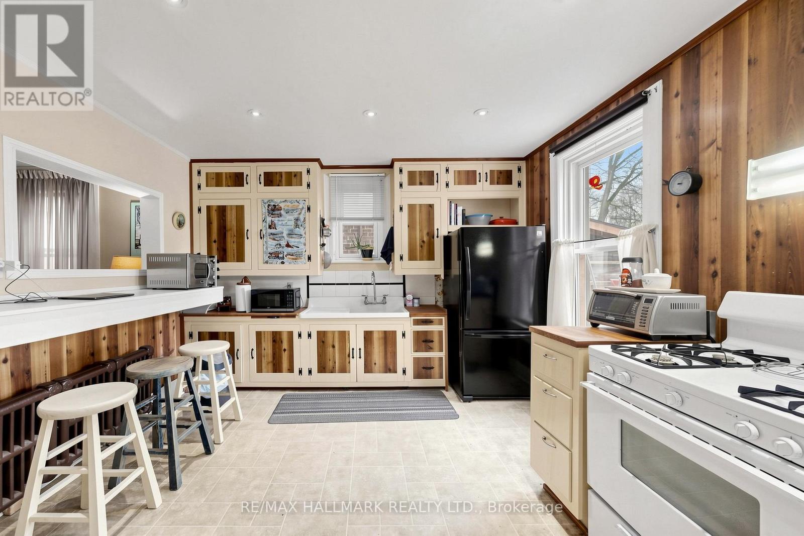 38 Norwood Road, Toronto, Ontario  M4E 2S2 - Photo 7 - E13111486
