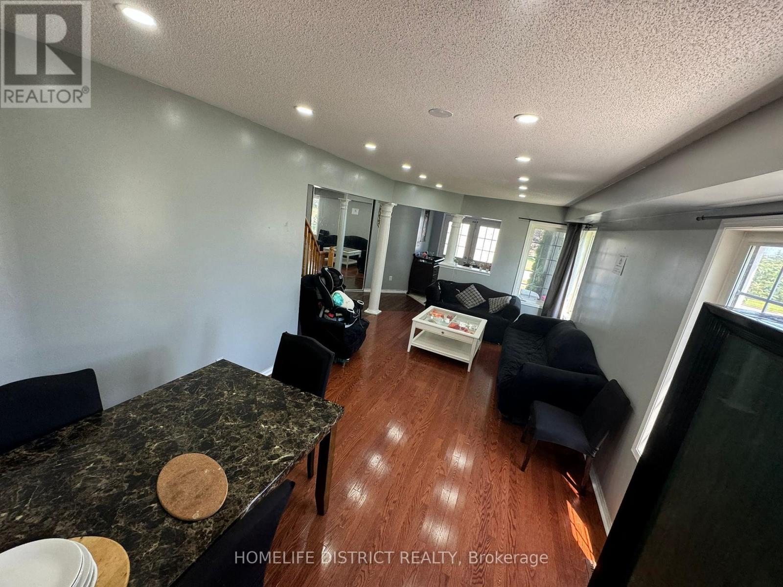 1100 Ashgrove Crescent, Oshawa, Ontario  L1K 2W4 - Photo 3 - E13111712