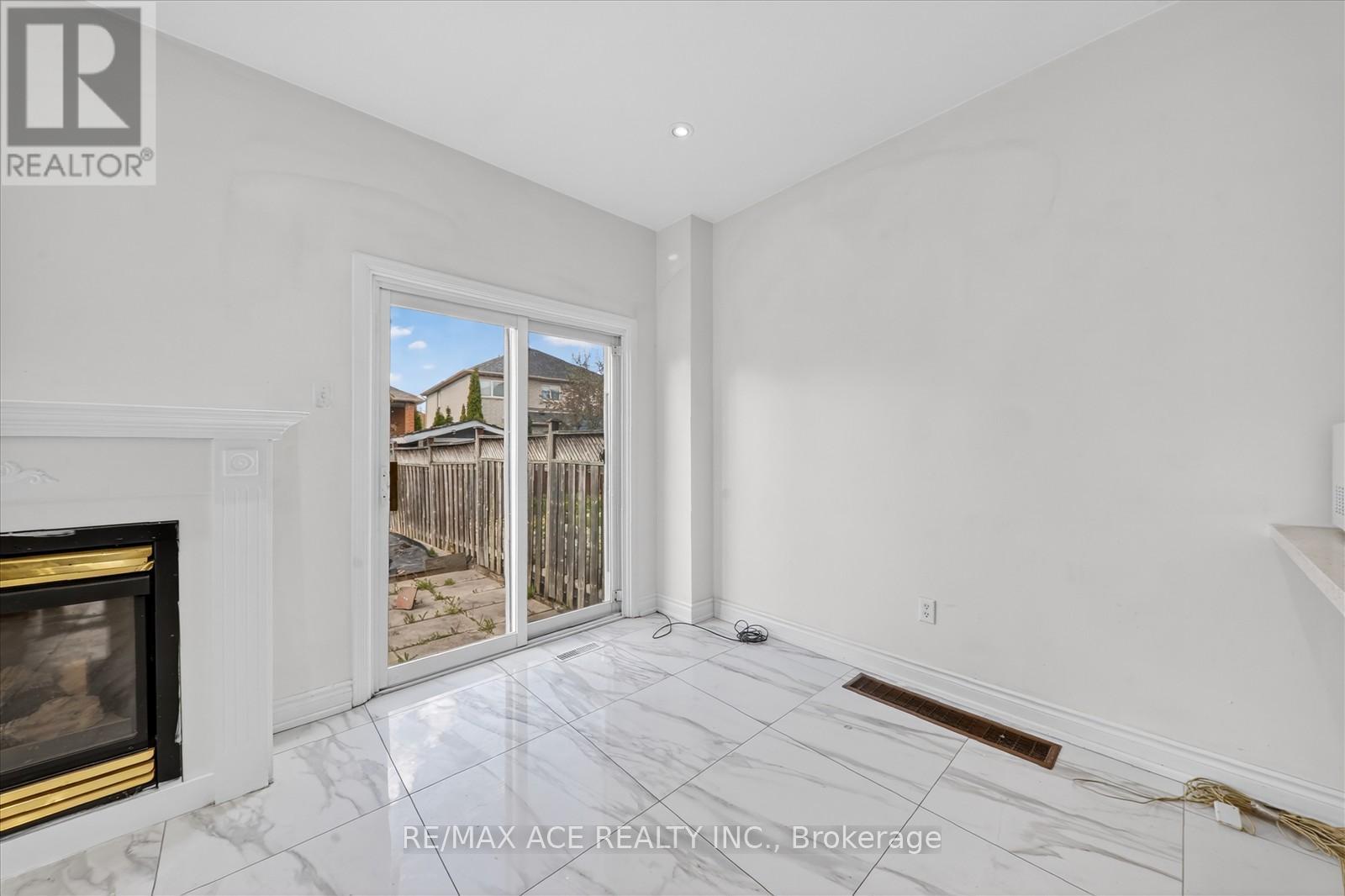 Main - 110 Blue Willow Drive, Vaughan, Ontario  L4L 9E9 - Photo 12 - N12828128