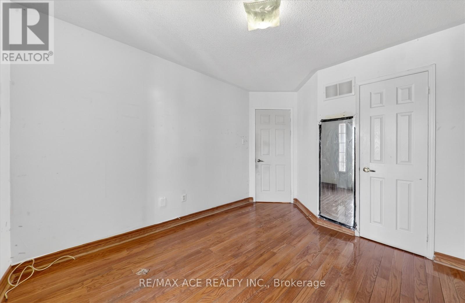 Main - 110 Blue Willow Drive, Vaughan, Ontario  L4L 9E9 - Photo 17 - N12828128