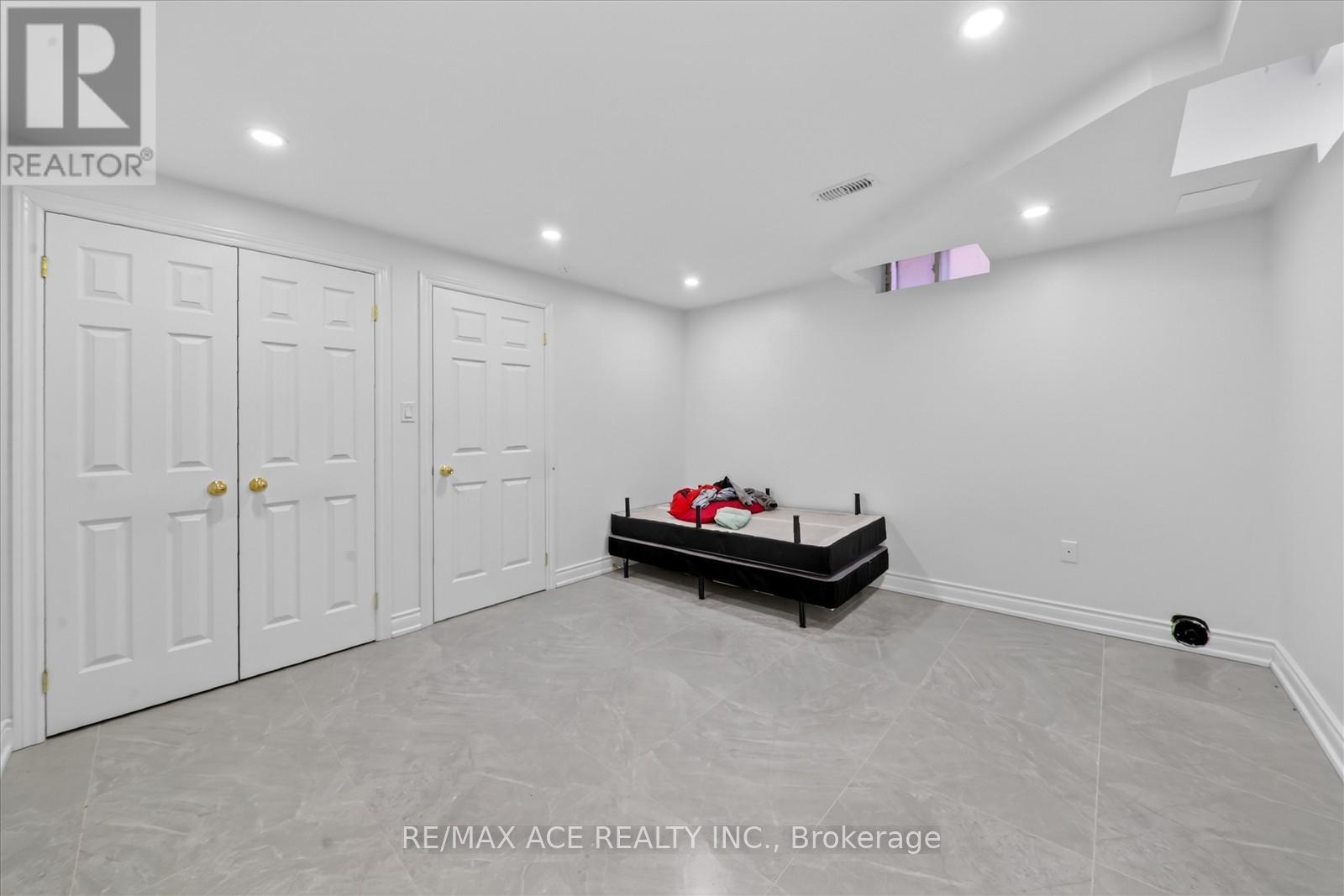 Main - 110 Blue Willow Drive, Vaughan, Ontario  L4L 9E9 - Photo 20 - N12828128
