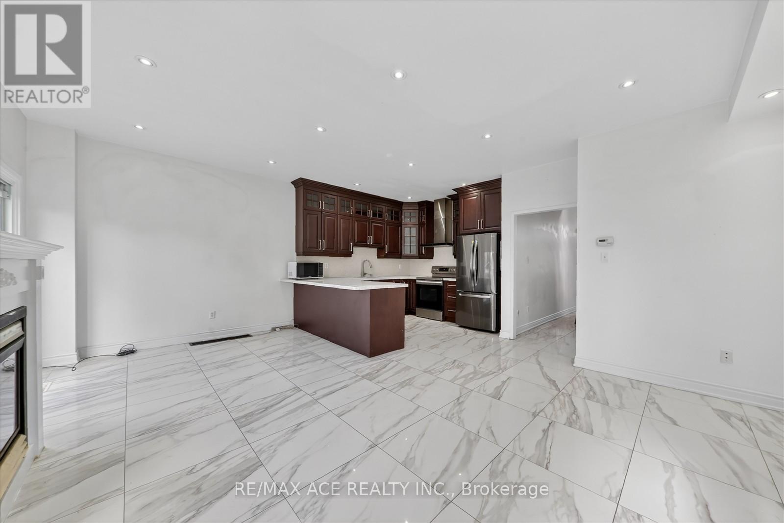 Main - 110 Blue Willow Drive, Vaughan, Ontario  L4L 9E9 - Photo 8 - N12828128