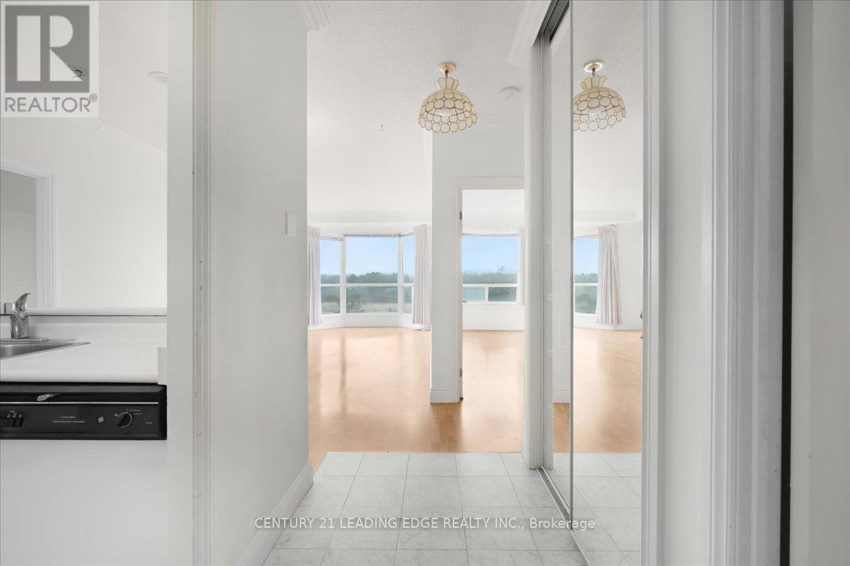 719 - 2511 Lakeshore Road W, Oakville, Ontario  L6L 6L9 - Photo 7 - W13109632
