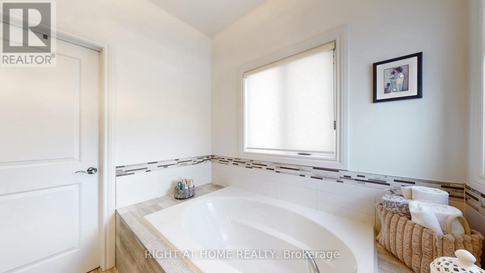 131 Robert Berry Crescent, King, Ontario  L7B 0M3 - Photo 26 - N13111466
