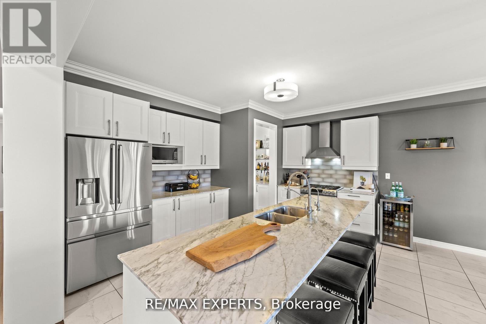 48 Manor Glen Crescent, East Gwillimbury (Mt Albert), Ontario  L0G 1M0 - Photo 16 - N13111520
