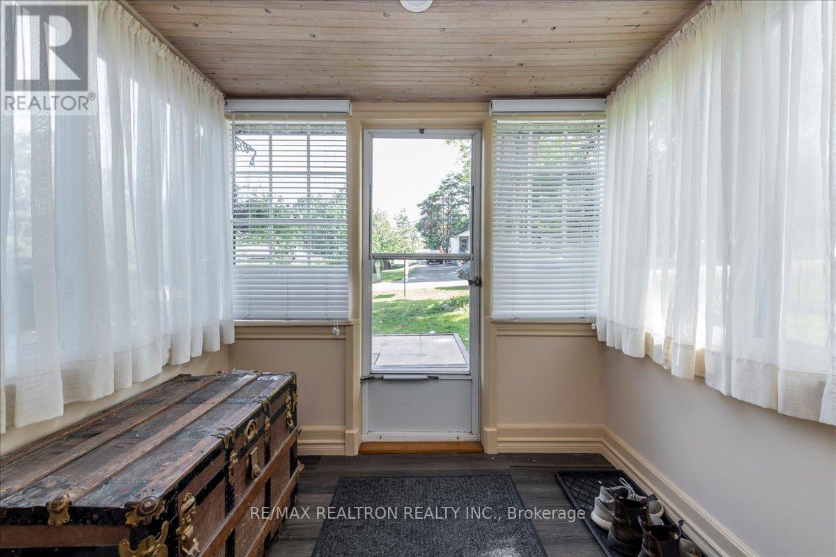 3322 Pleasant Road, Severn, Ontario  L3V 6H3 - Photo 3 - S13111484