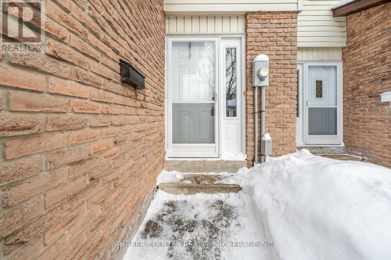 4 - 261 Rose Street, Barrie, Ontario  L4M 2V3 - Photo 3 - S13111660