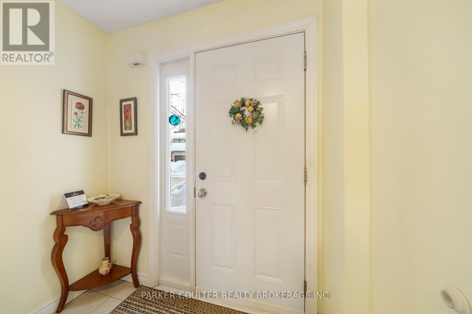 4 - 261 Rose Street, Barrie, Ontario  L4M 2V3 - Photo 4 - S13111660