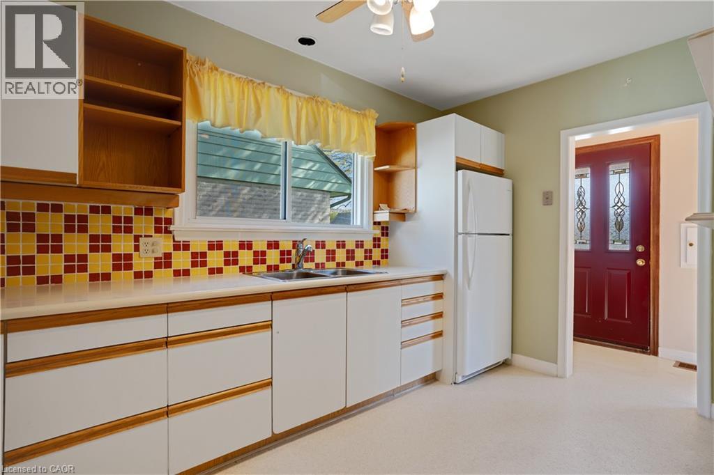 70 Roxborough Avenue, Kitchener, Ontario  N2M 1P7 - Photo 10 - 40829072