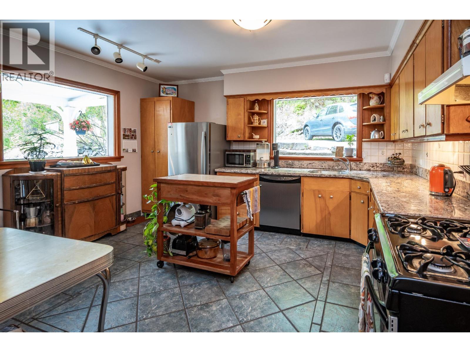 519 Cedar Street, Nelson, British Columbia  V1L 2C2 - Photo 12 - 10382087