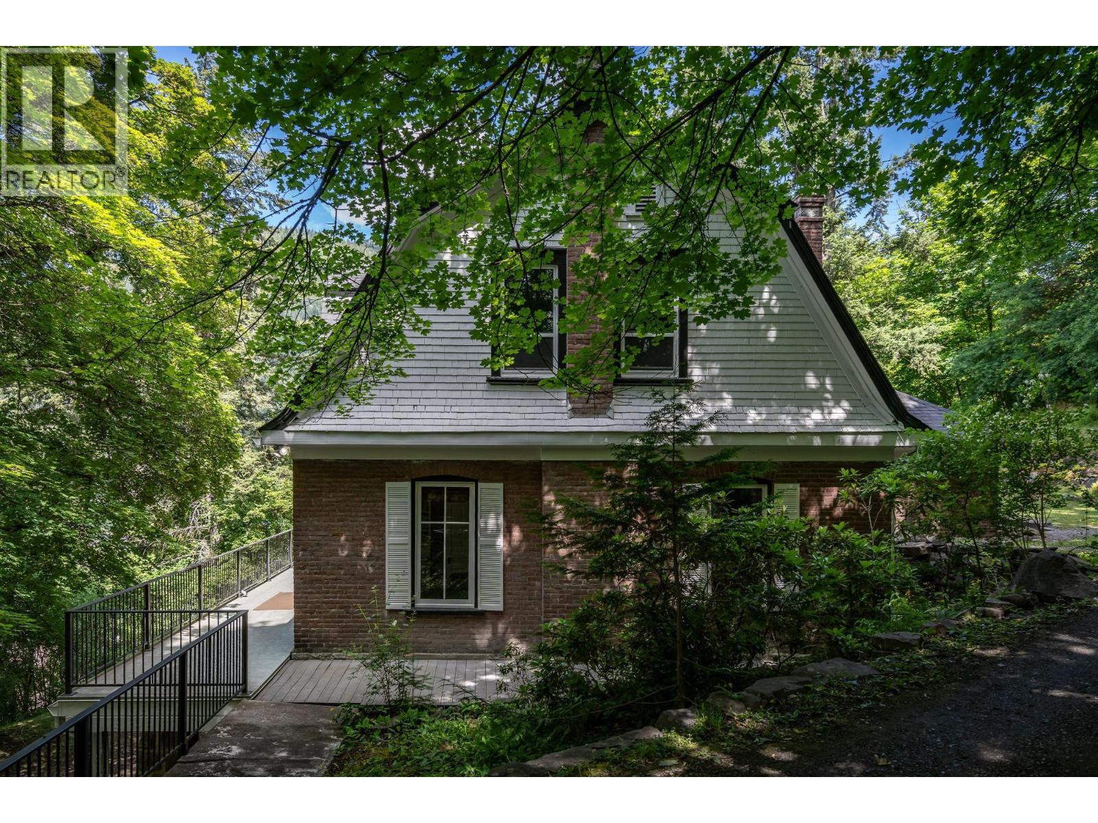 519 Cedar Street, Nelson, British Columbia  V1L 2C2 - Photo 72 - 10382087