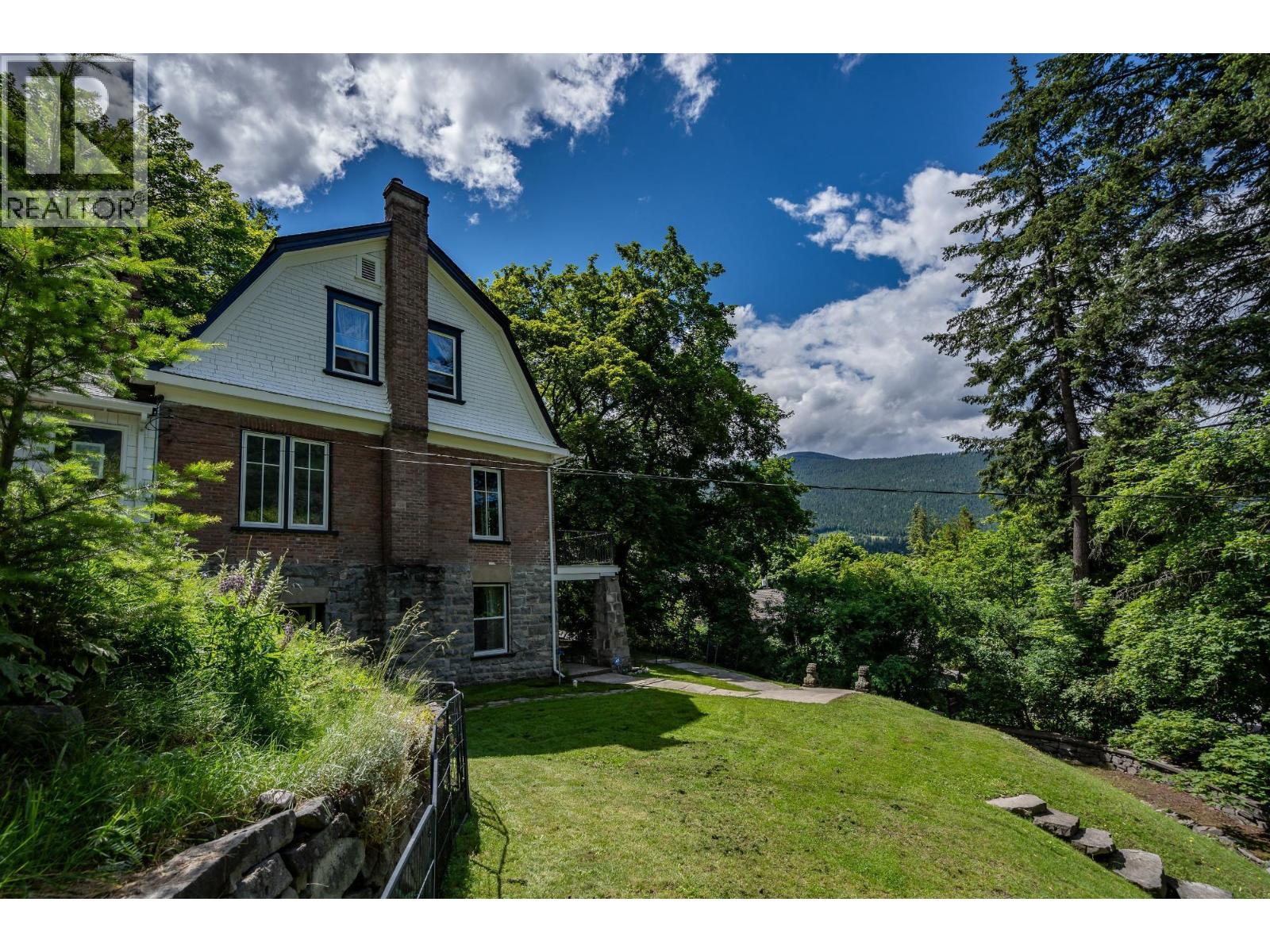 519 Cedar Street, Nelson, British Columbia  V1L 2C2 - Photo 85 - 10382087