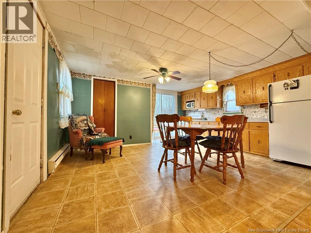 21 Maple Street, Mcadam, New Brunswick  E6J 1W1 - Photo 3 - NB136580