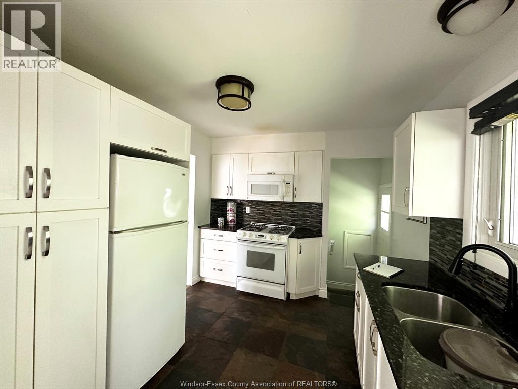 3530 Randolph, Windsor, Ontario  N9E 3G2 - Photo 10 - 26010736
