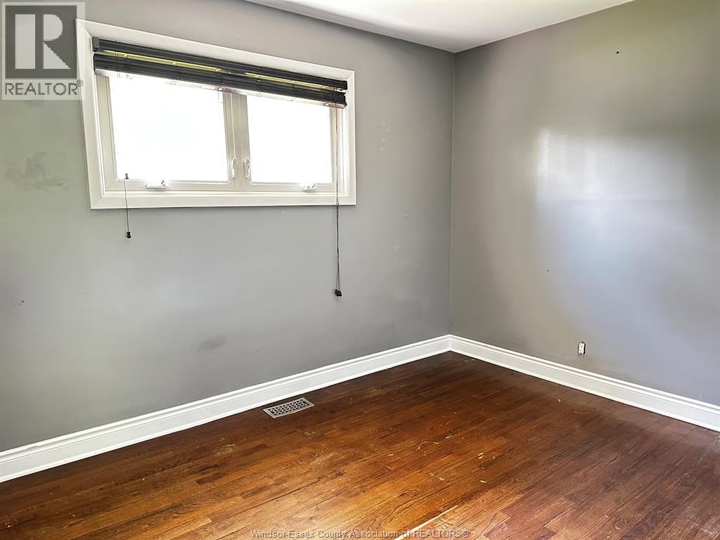 3530 Randolph, Windsor, Ontario  N9E 3G2 - Photo 13 - 26010736