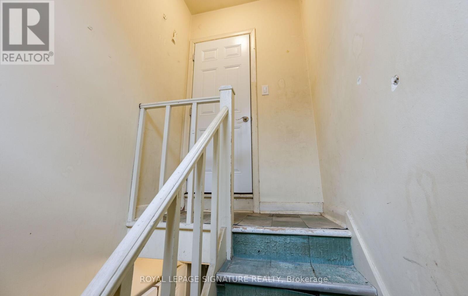 226 Bicknell Avenue, Toronto, Ontario  M6M 4G9 - Photo 14 - W13111472