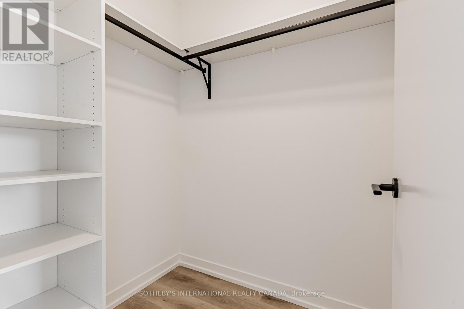 Th#101 - 5 York Garden Way, Toronto, Ontario  M6A 2V1 - Photo 13 - W13111516