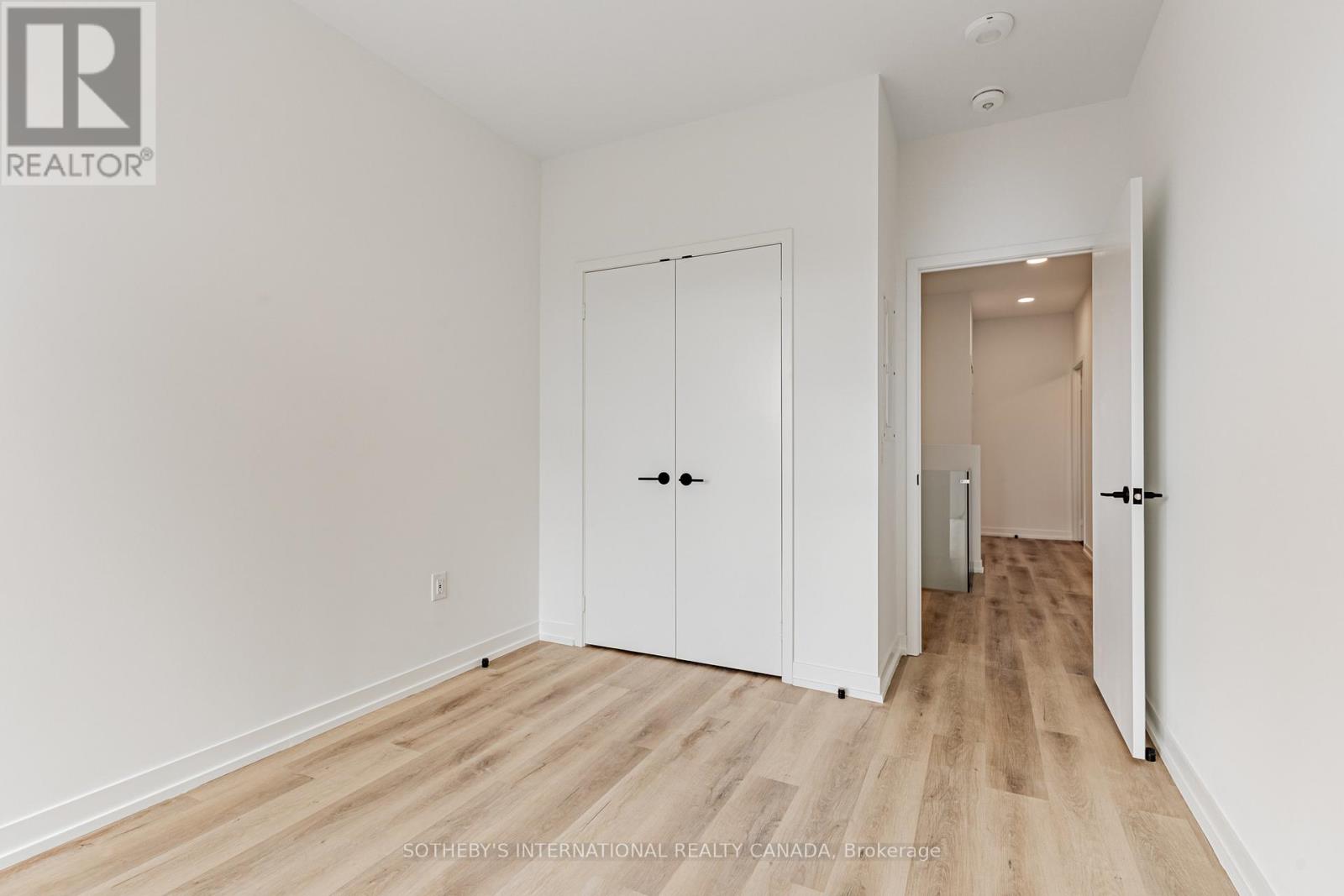 Th#101 - 5 York Garden Way, Toronto, Ontario  M6A 2V1 - Photo 16 - W13111516
