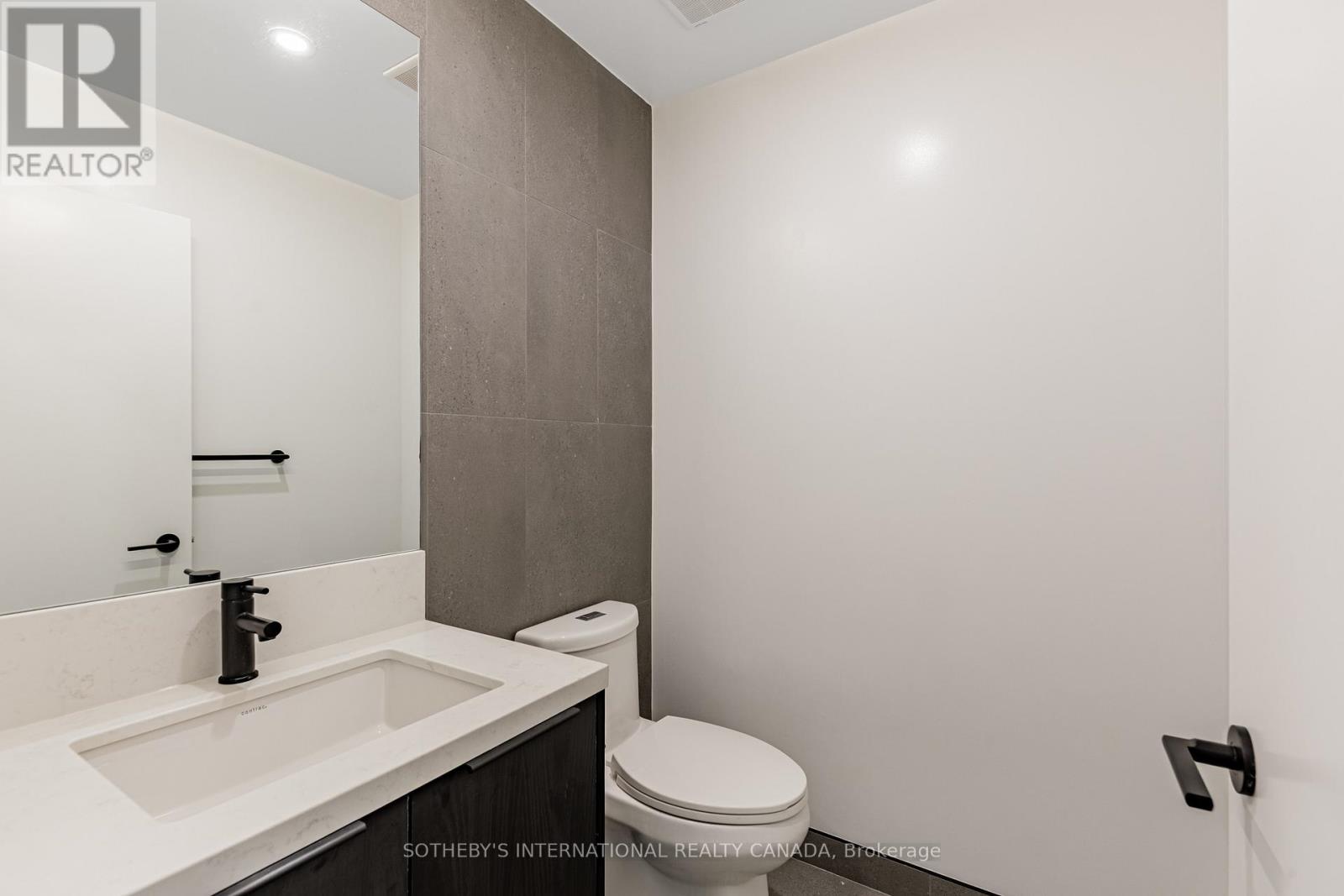 Th#101 - 5 York Garden Way, Toronto, Ontario  M6A 2V1 - Photo 17 - W13111516