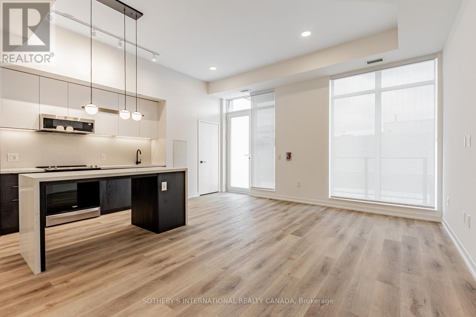 Th#101 - 5 York Garden Way, Toronto, Ontario  M6A 2V1 - Photo 2 - W13111516