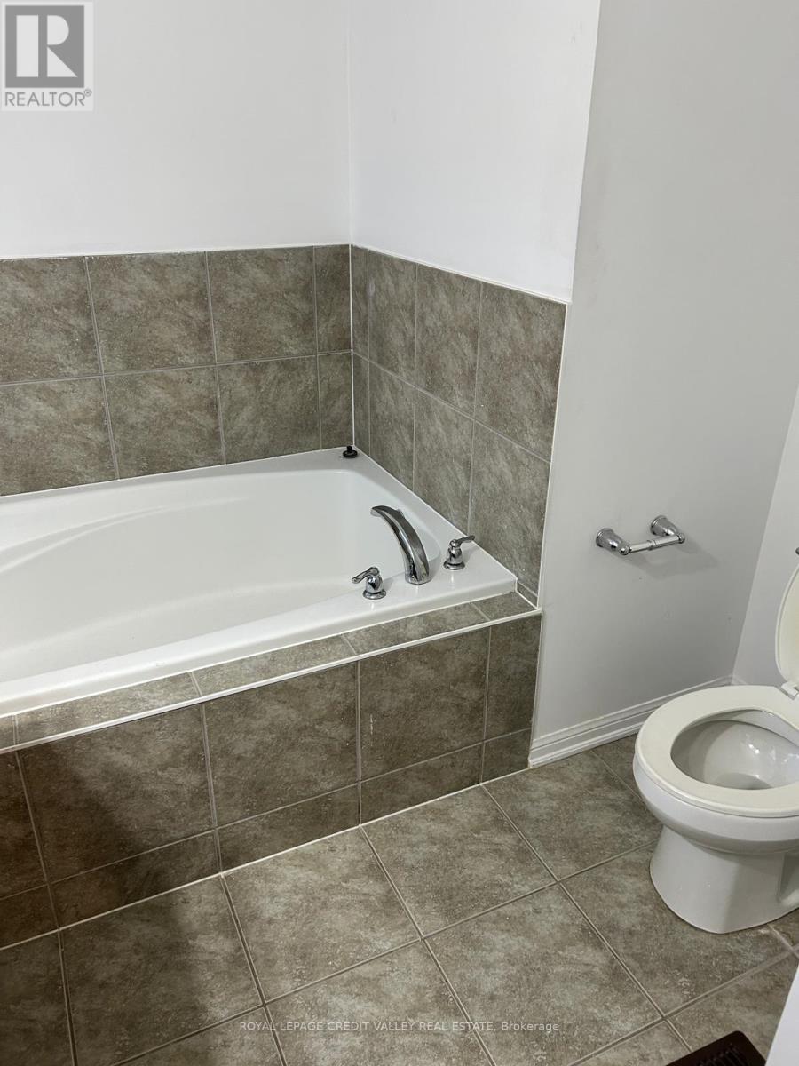 Upper - 29 Robert Parkinson Drive, Brampton, Ontario  L7A 0X6 - Photo 18 - W13111528