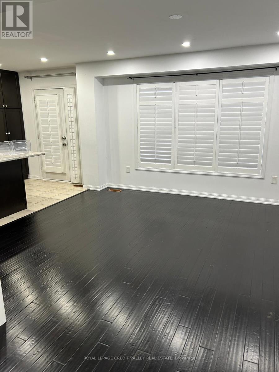 Upper - 29 Robert Parkinson Drive, Brampton, Ontario  L7A 0X6 - Photo 5 - W13111528