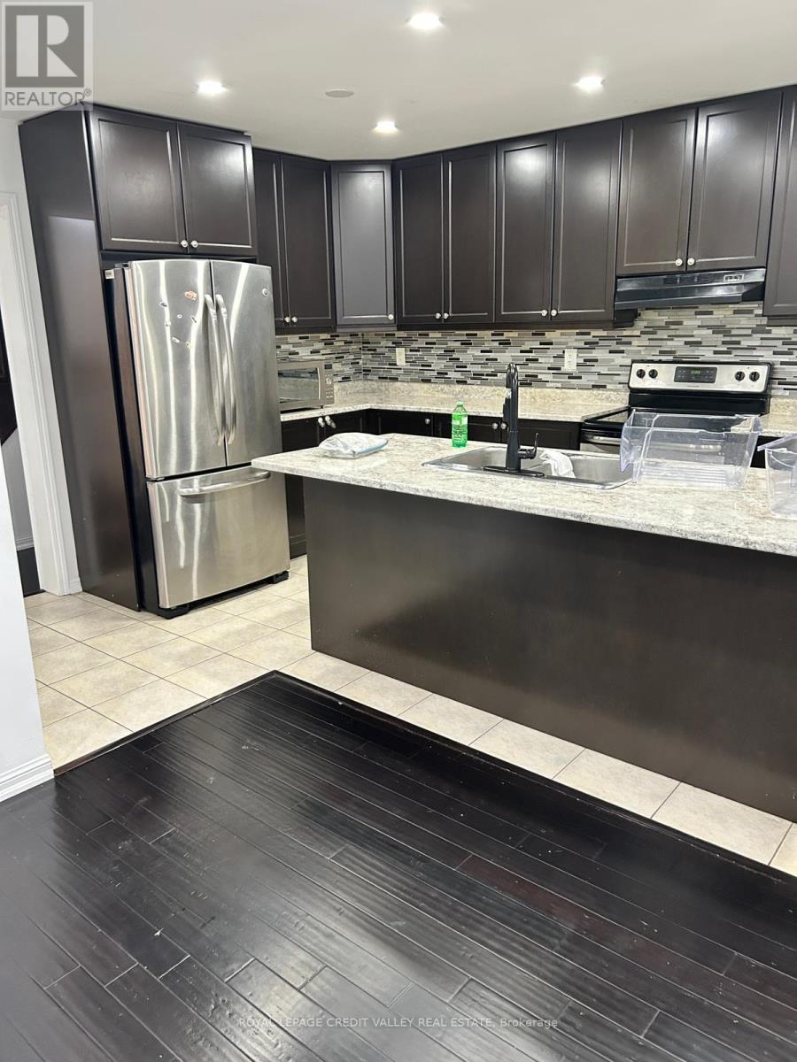 Upper - 29 Robert Parkinson Drive, Brampton, Ontario  L7A 0X6 - Photo 7 - W13111528