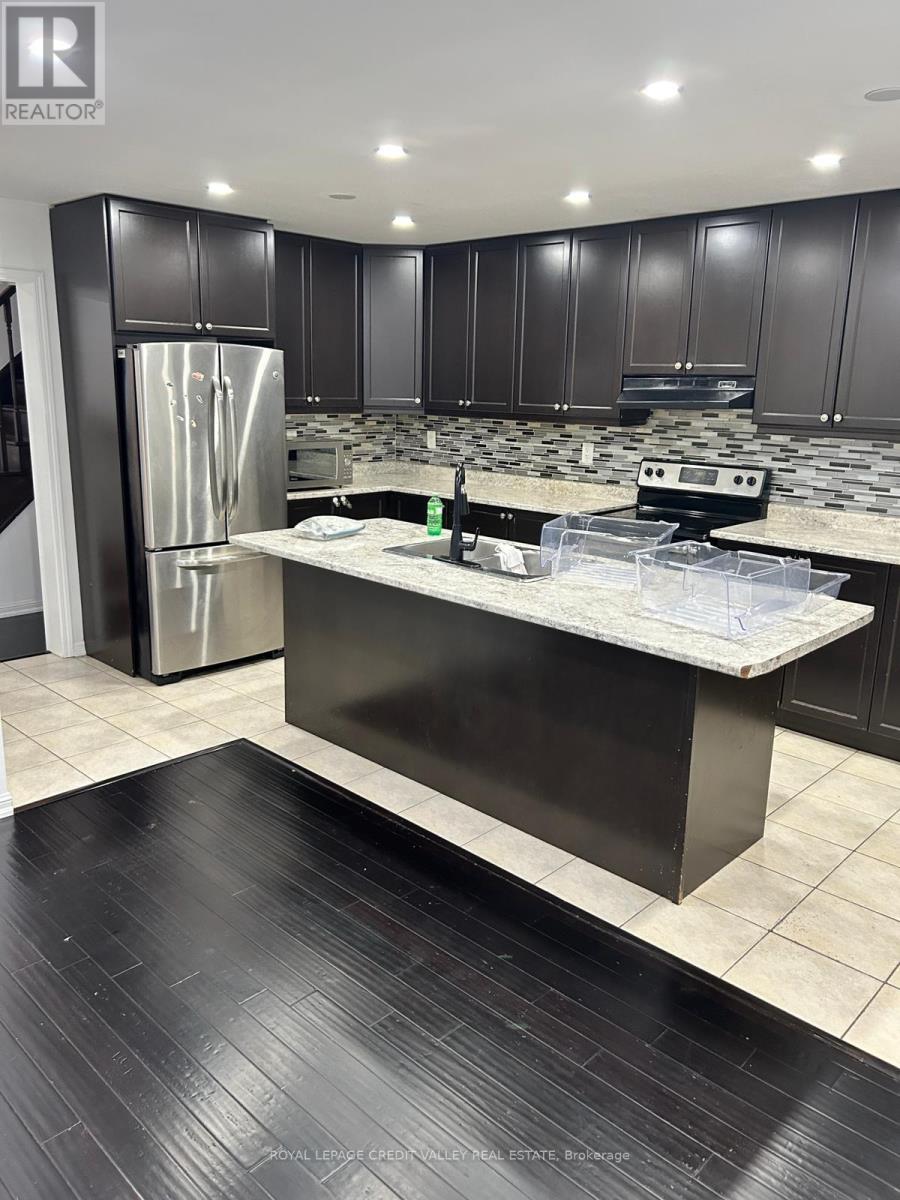 Upper - 29 Robert Parkinson Drive, Brampton, Ontario  L7A 0X6 - Photo 8 - W13111528