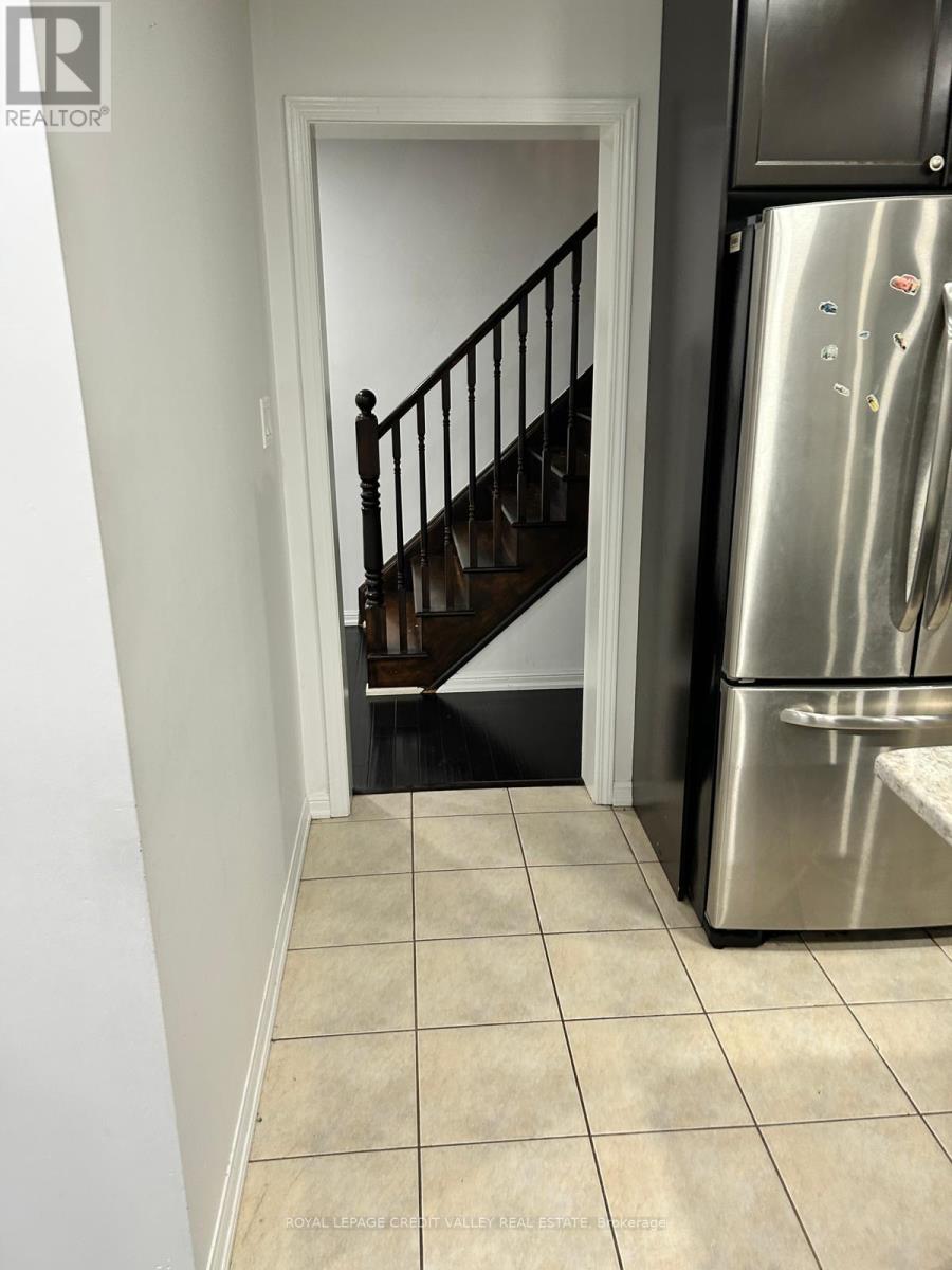 Upper - 29 Robert Parkinson Drive, Brampton, Ontario  L7A 0X6 - Photo 9 - W13111528