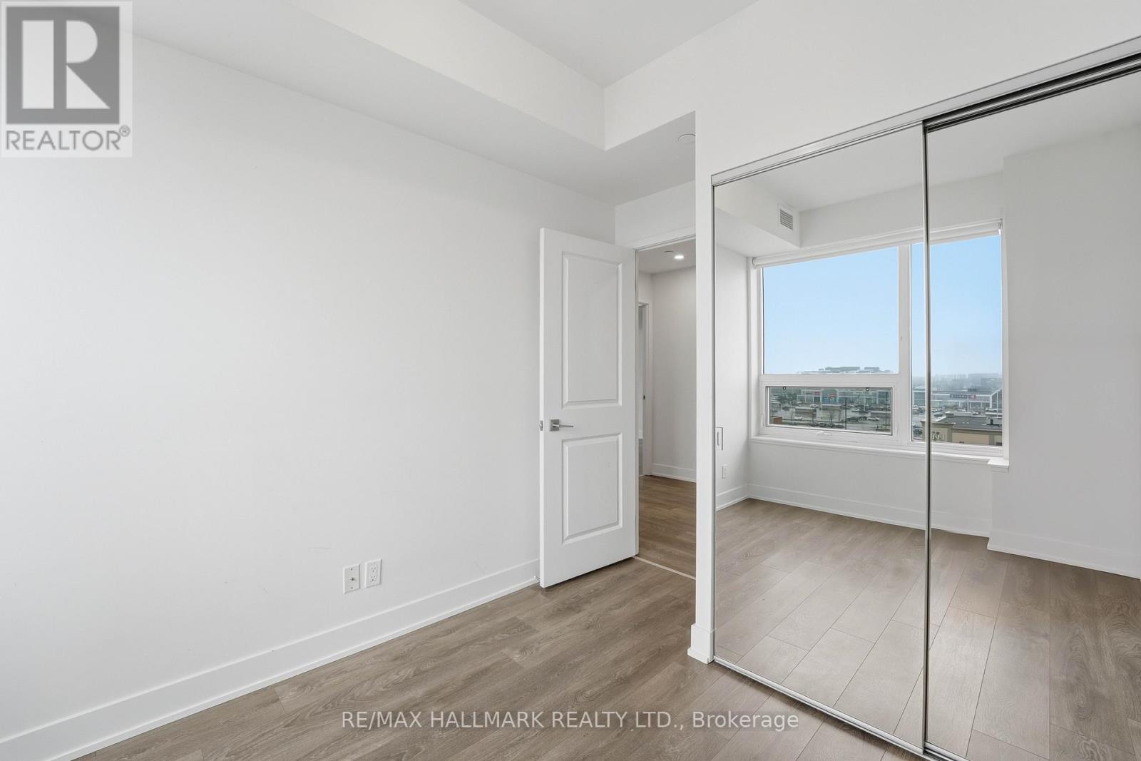 604 - 297 Oak Walk Drive, Oakville, Ontario  L6H 3R6 - Photo 7 - W13111546