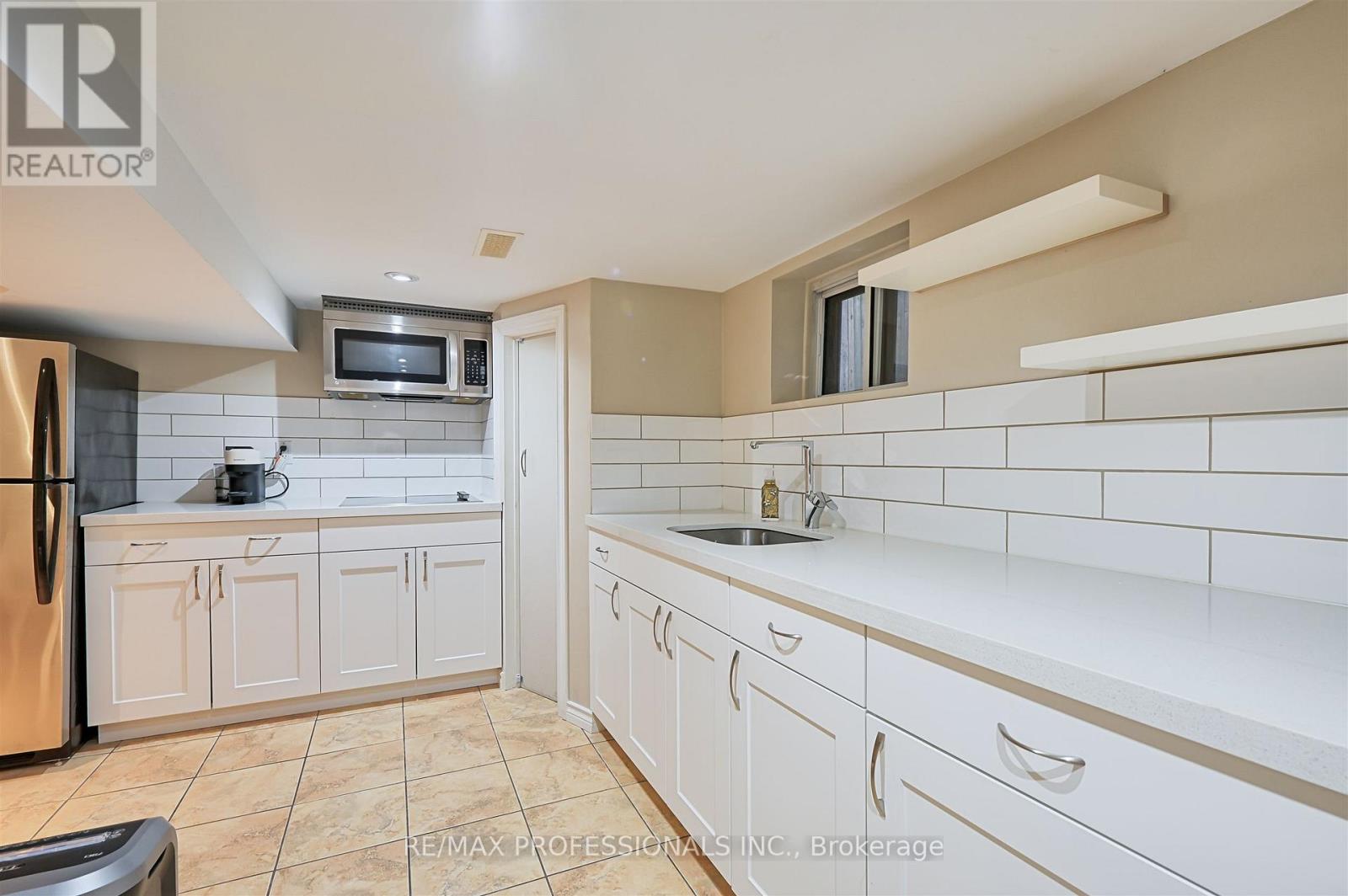 53 Tilden Crescent, Toronto, Ontario M9P 1V8 - Photo 38 - W13111596