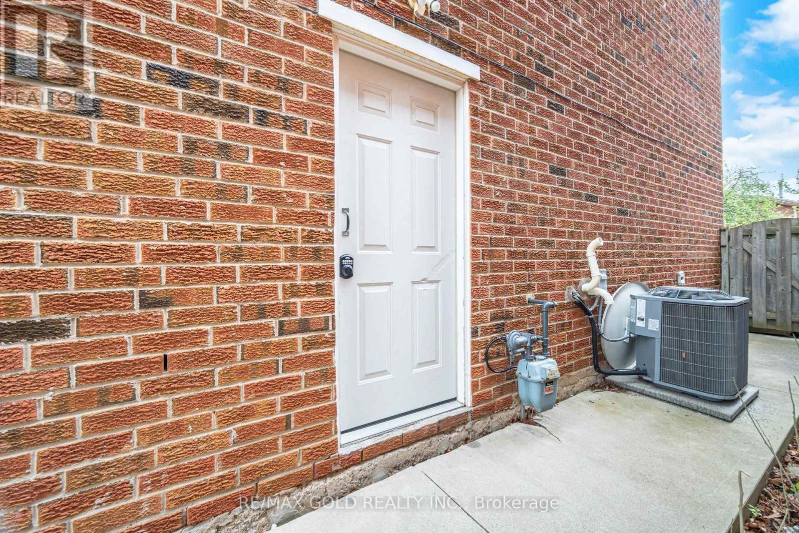 18 Mcgraw Avenue, Brampton, Ontario  L6X 3M4 - Photo 23 - W13111652