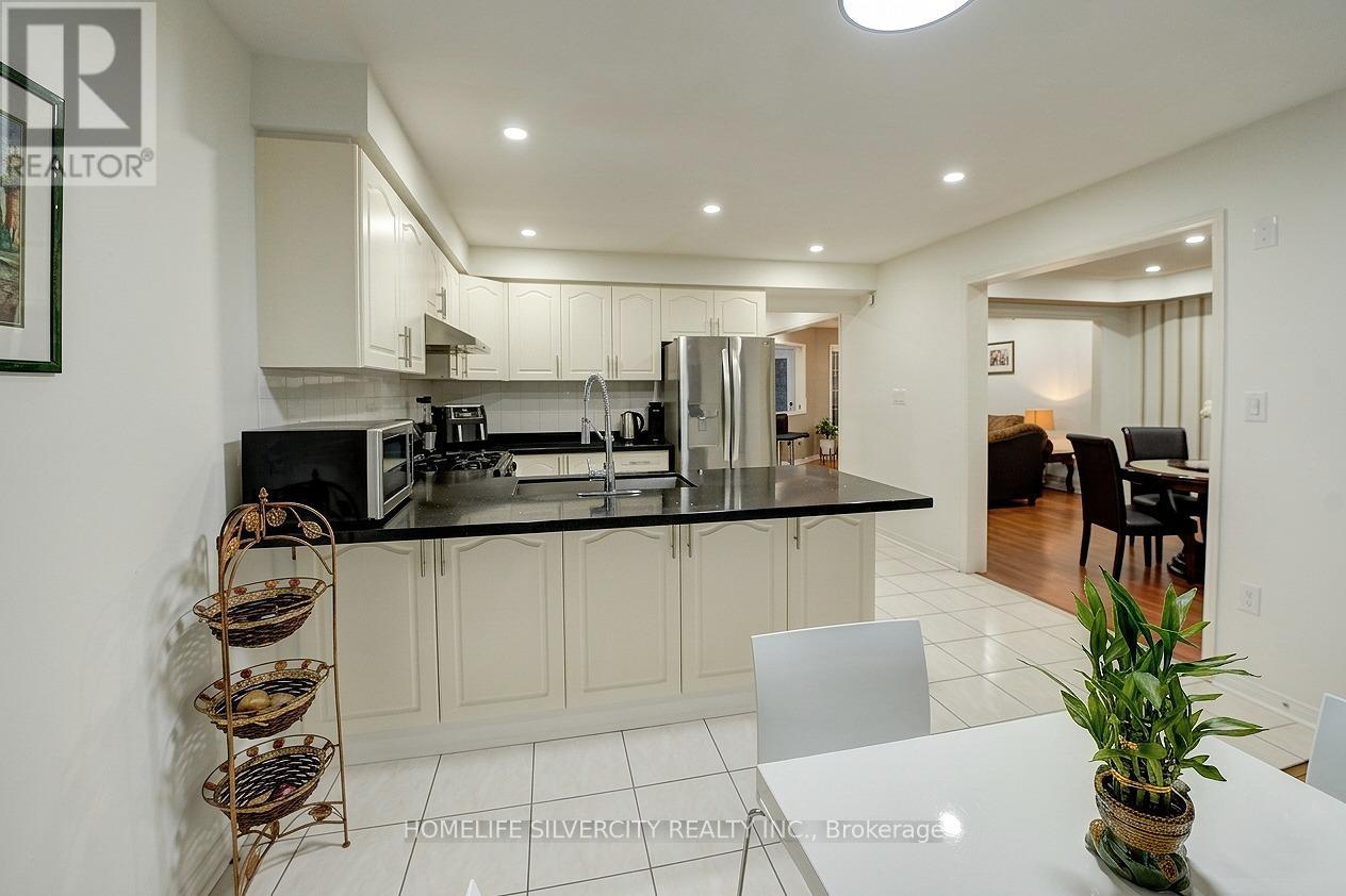 11 Rangeland Road, Brampton, Ontario  L6R 1L4 - Photo 15 - W13111668