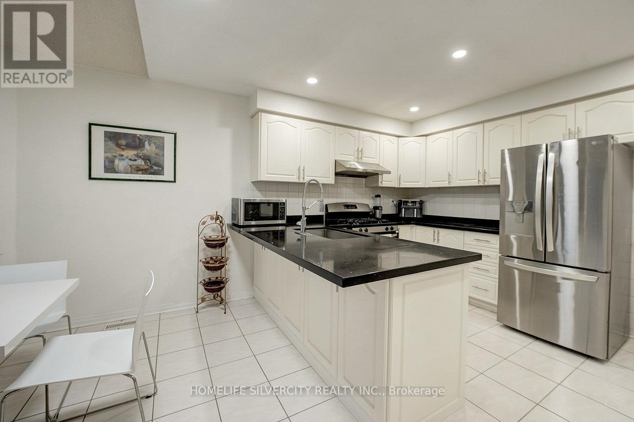 11 Rangeland Road, Brampton, Ontario  L6R 1L4 - Photo 18 - W13111668