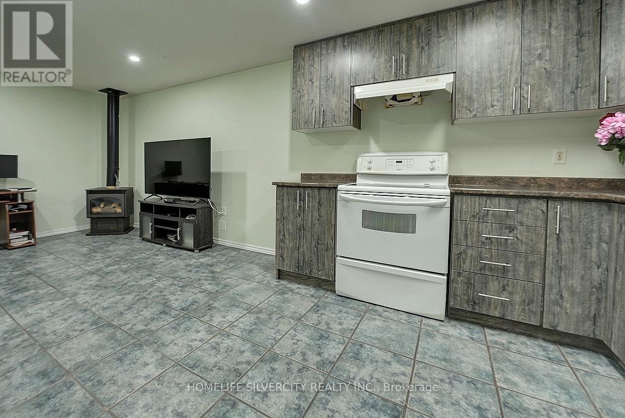 11 Rangeland Road, Brampton, Ontario  L6R 1L4 - Photo 36 - W13111668
