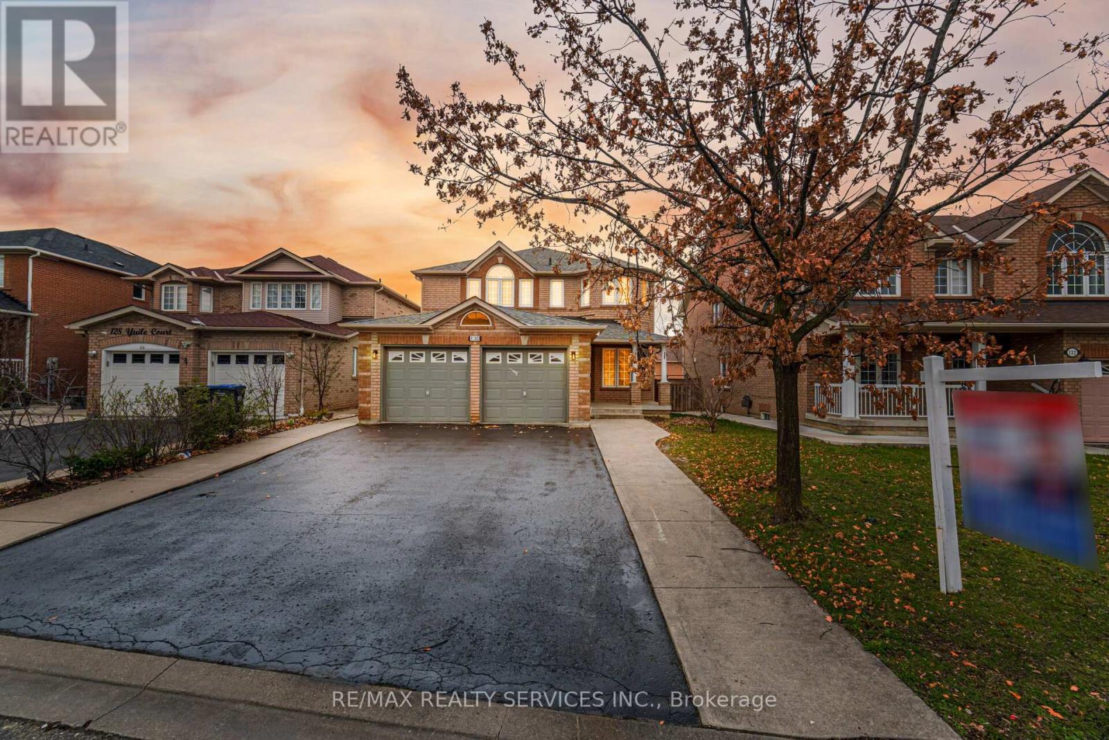 130 Yuile Court, Brampton, Ontario  L6Y 5J5 - Photo 2 - W13111670