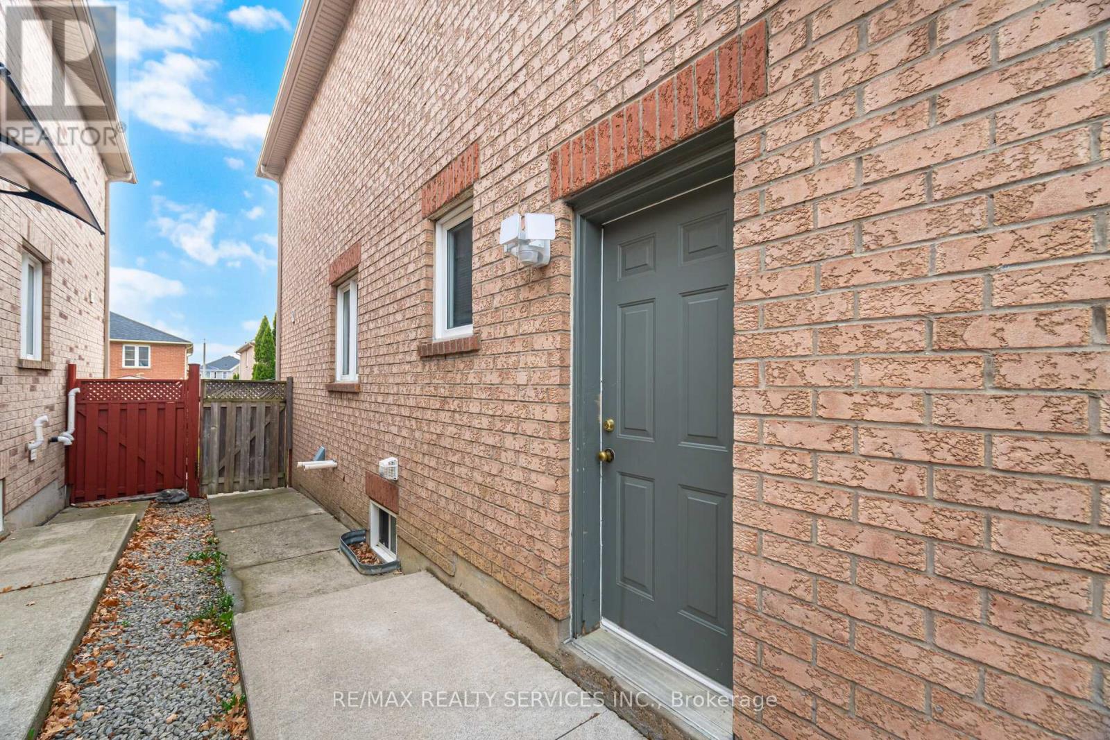 130 Yuile Court, Brampton, Ontario  L6Y 5J5 - Photo 46 - W13111670