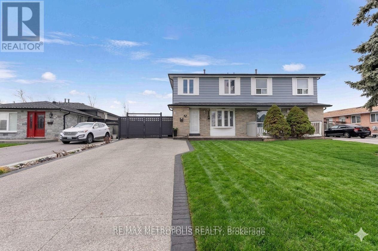 42 GULLIVER CRESCENT, Brampton, Ontario