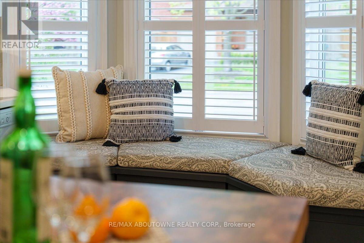 1399 Cobbler Lane, Oakville, Ontario  L6M 3C1 - Photo 8 - W13111750