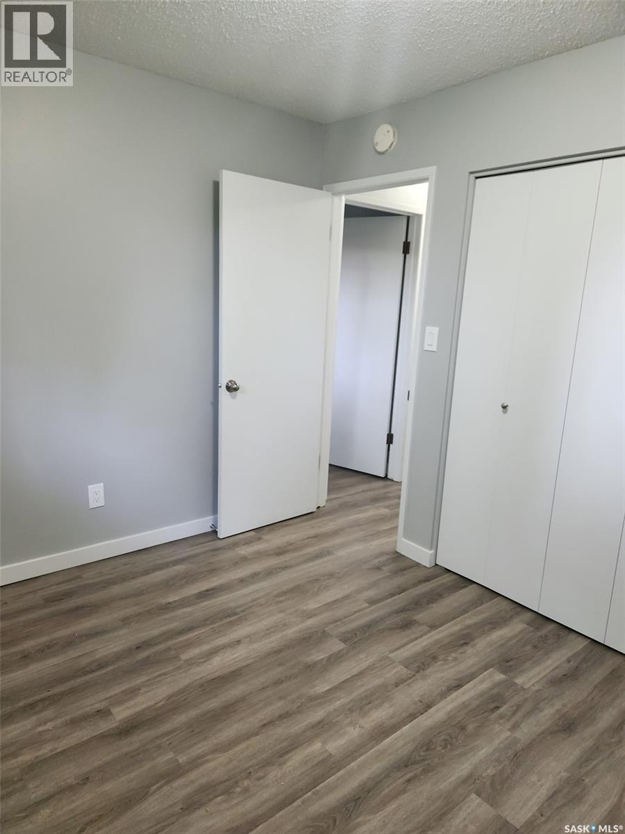 3615-3617 Fairlight Drive, Saskatoon, Saskatchewan  S7M 4L7 - Photo 15 - SK035570