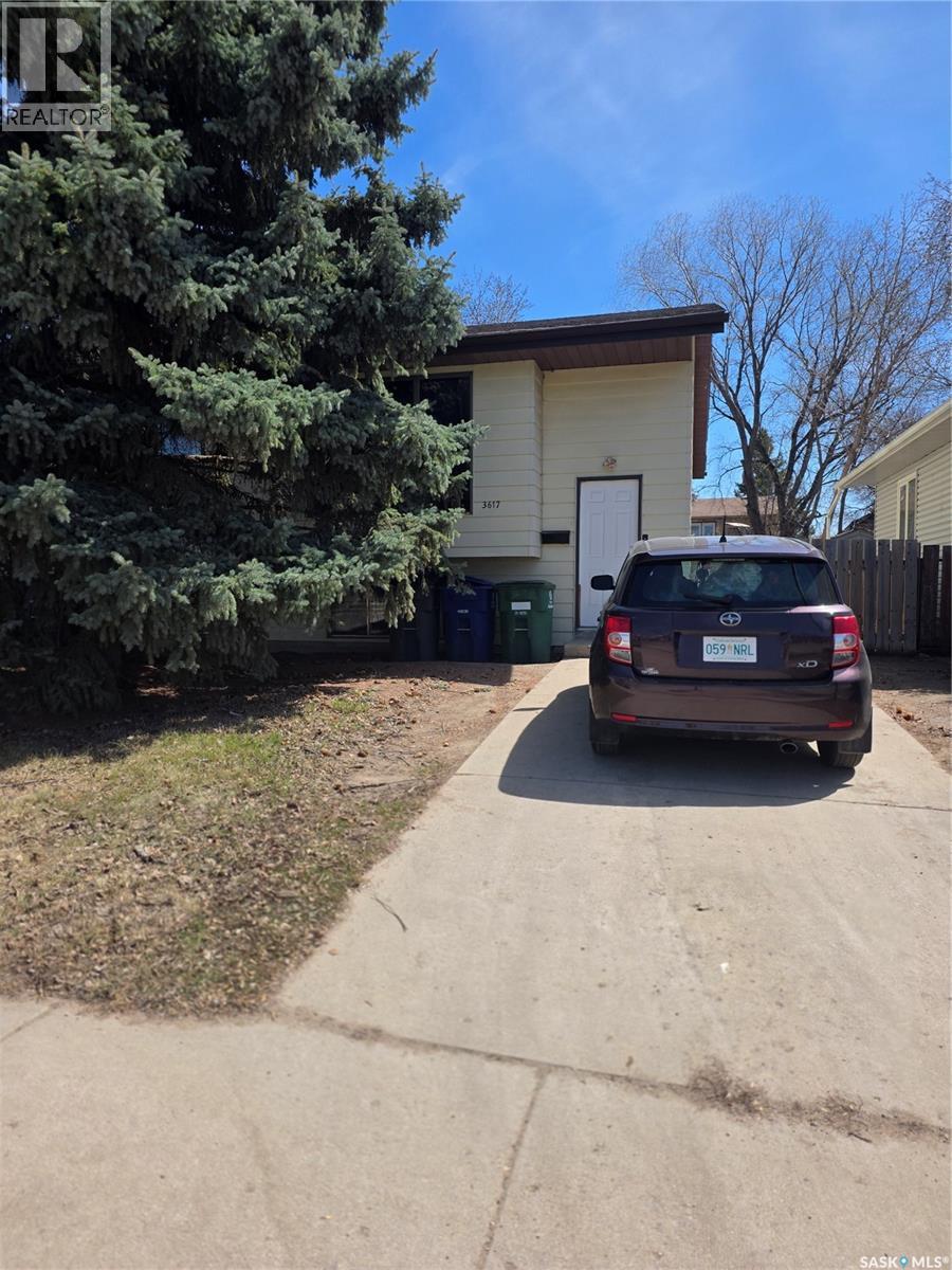 3615-3617 Fairlight Drive, Saskatoon, Saskatchewan  S7M 4L7 - Photo 2 - SK035570