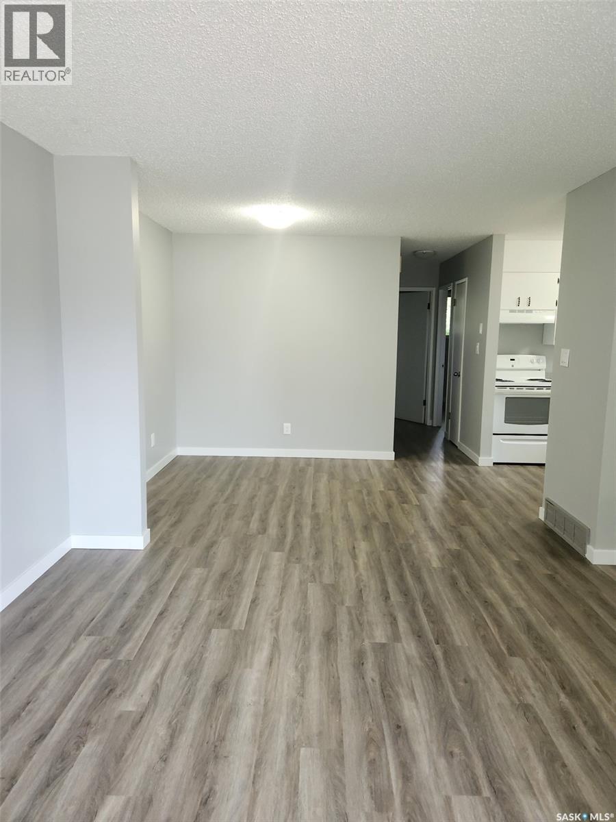 3615-3617 Fairlight Drive, Saskatoon, Saskatchewan  S7M 4L7 - Photo 5 - SK035570