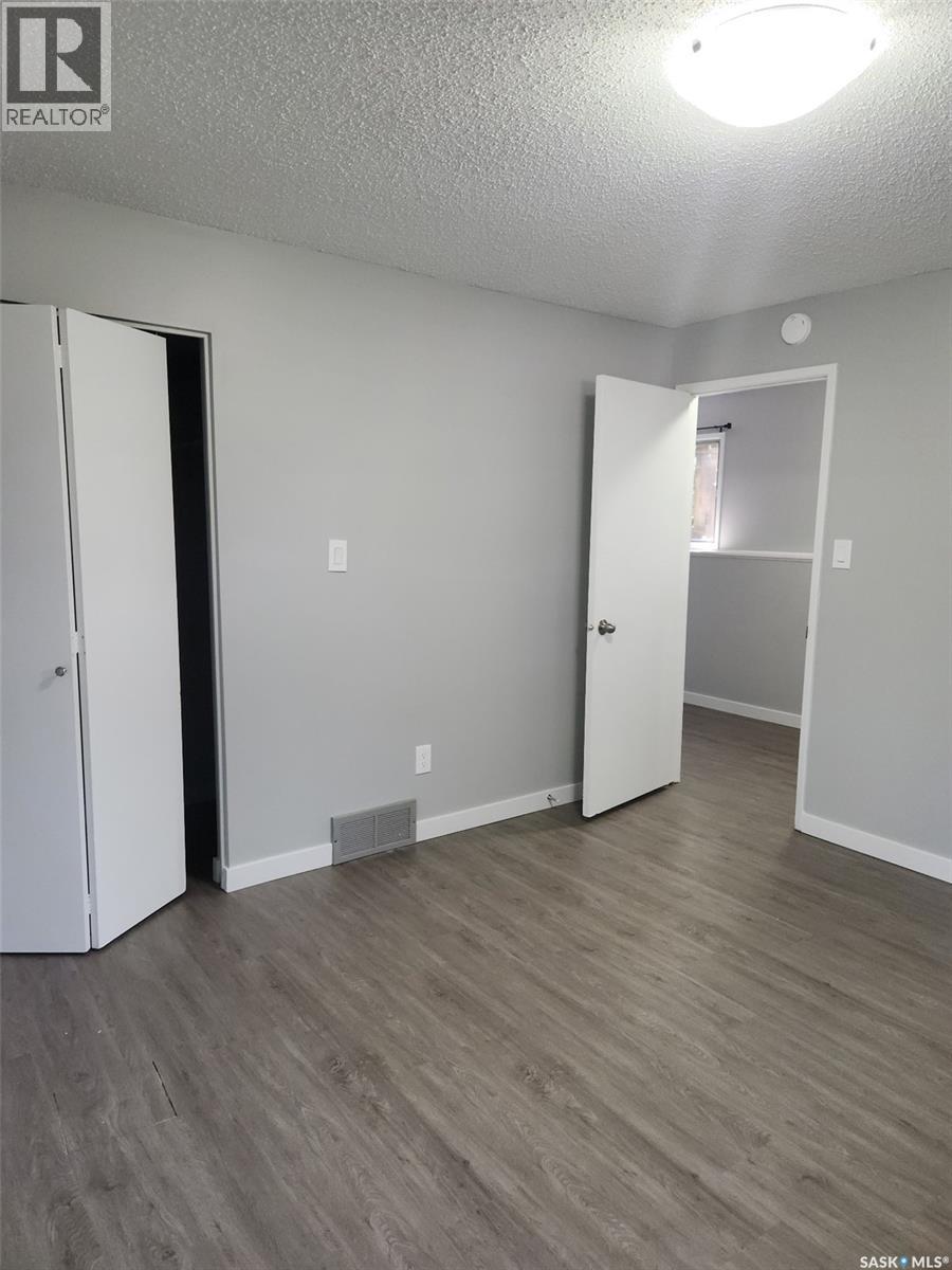 3615-3617 Fairlight Drive, Saskatoon, Saskatchewan  S7M 4L7 - Photo 7 - SK035570