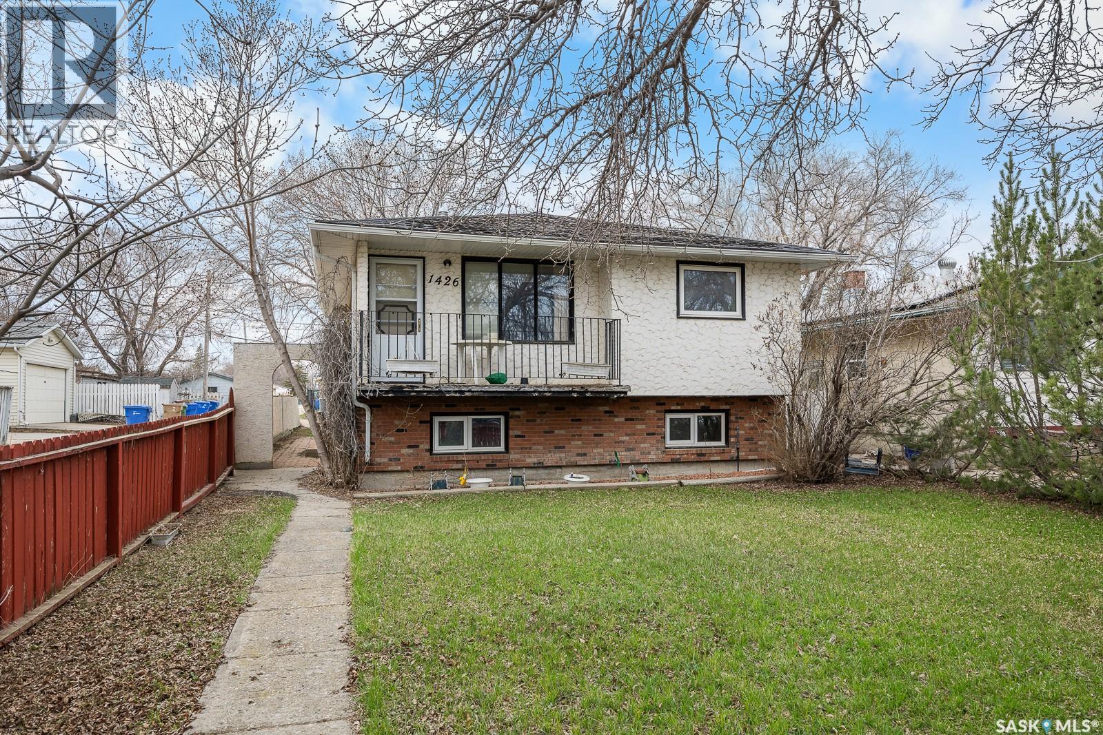 1426 Southam Street, Regina, Saskatchewan  S4T 6T7 - Photo 1 - SK035526