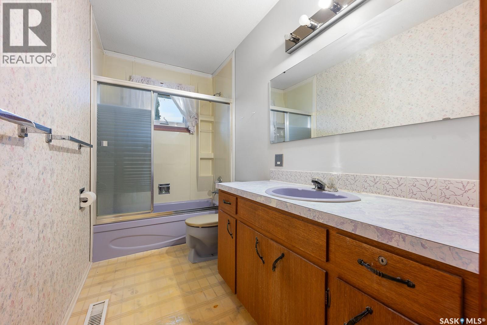 1426 Southam Street, Regina, Saskatchewan  S4T 6T7 - Photo 14 - SK035526