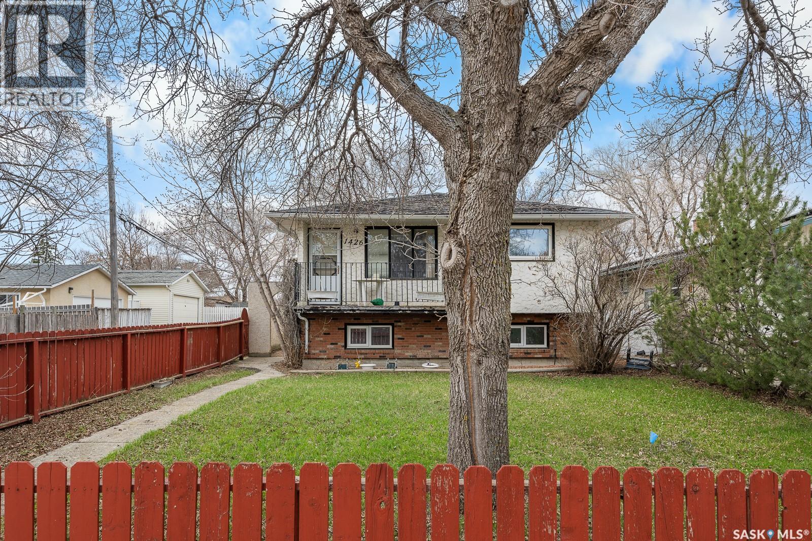 1426 Southam Street, Regina, Saskatchewan  S4T 6T7 - Photo 2 - SK035526